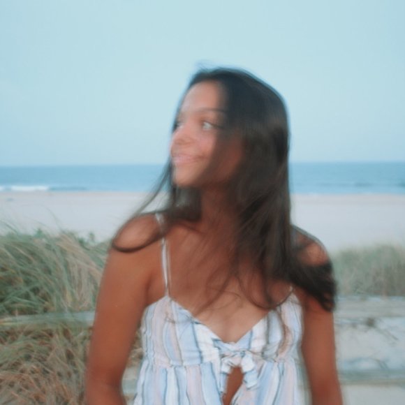 Meet your Posher, Bri - Picture 3 of 3